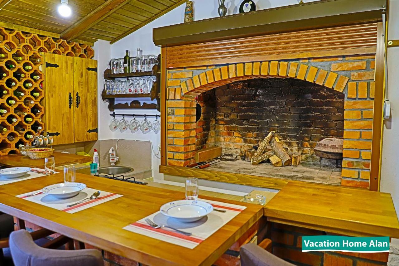 Vacation Home Alan 2 Kulen Vakuf Exterior foto