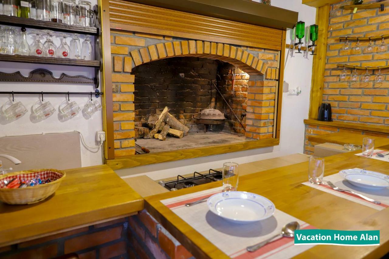 Vacation Home Alan 2 Kulen Vakuf Exterior foto